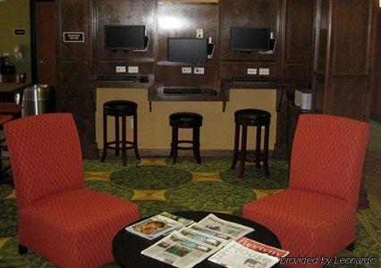 Hotel Comfort & Fayetteville-university Area